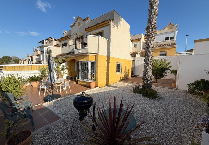 Rækkehus i Torrevieja, Alicante, Torrevieja - € 247.000 | Ref: LB28 - foto 1